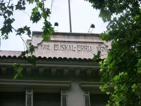 Fotografía del archivo digital de euskaletxeak.eus · Centro Vasco 'Euskal Erria'