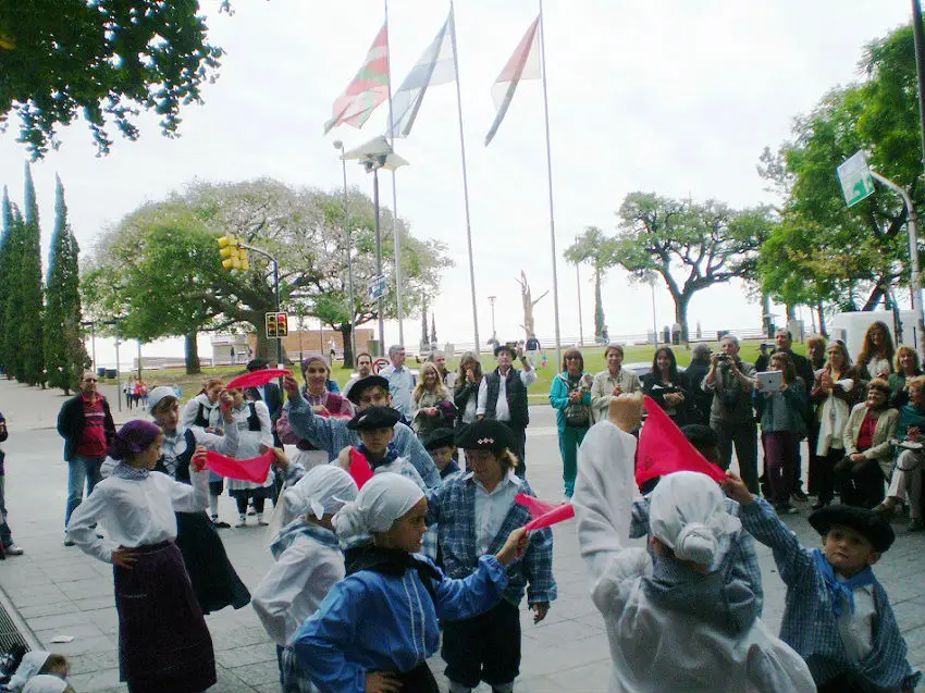 Fotografía del Centro Vasco Zazpirak Bat