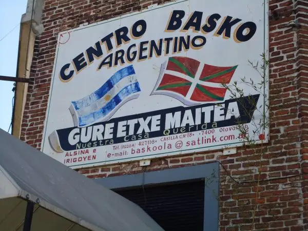 Antiguo cartel · Gure Etxe Maitea